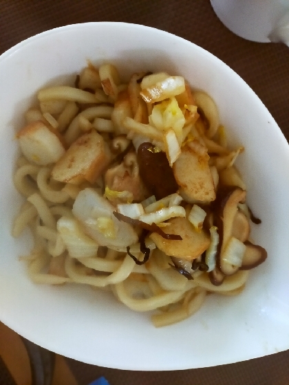 白菜と竹輪塩昆布の和風焼きうどん