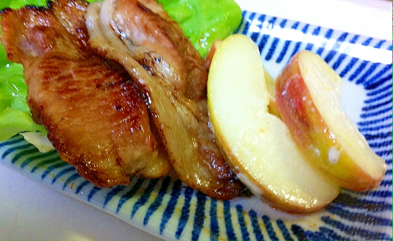 豚肉の生姜焼き  林檎のマヨネーズ焼き添え