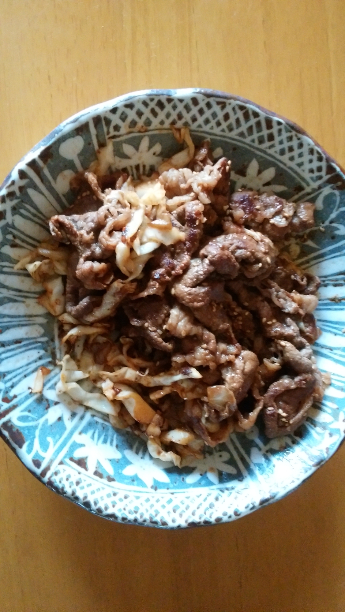 牛肉とキャベツのごま醤油炒め