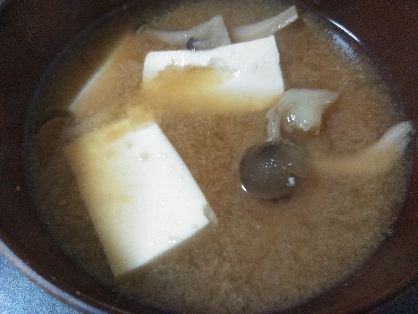 優しい味♡しめじと豆腐の味噌汁