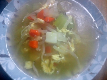 温か野菜スープ