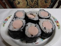 お寿司大好き　魚肉ソーセージにて　つくってみました　美味しかったです