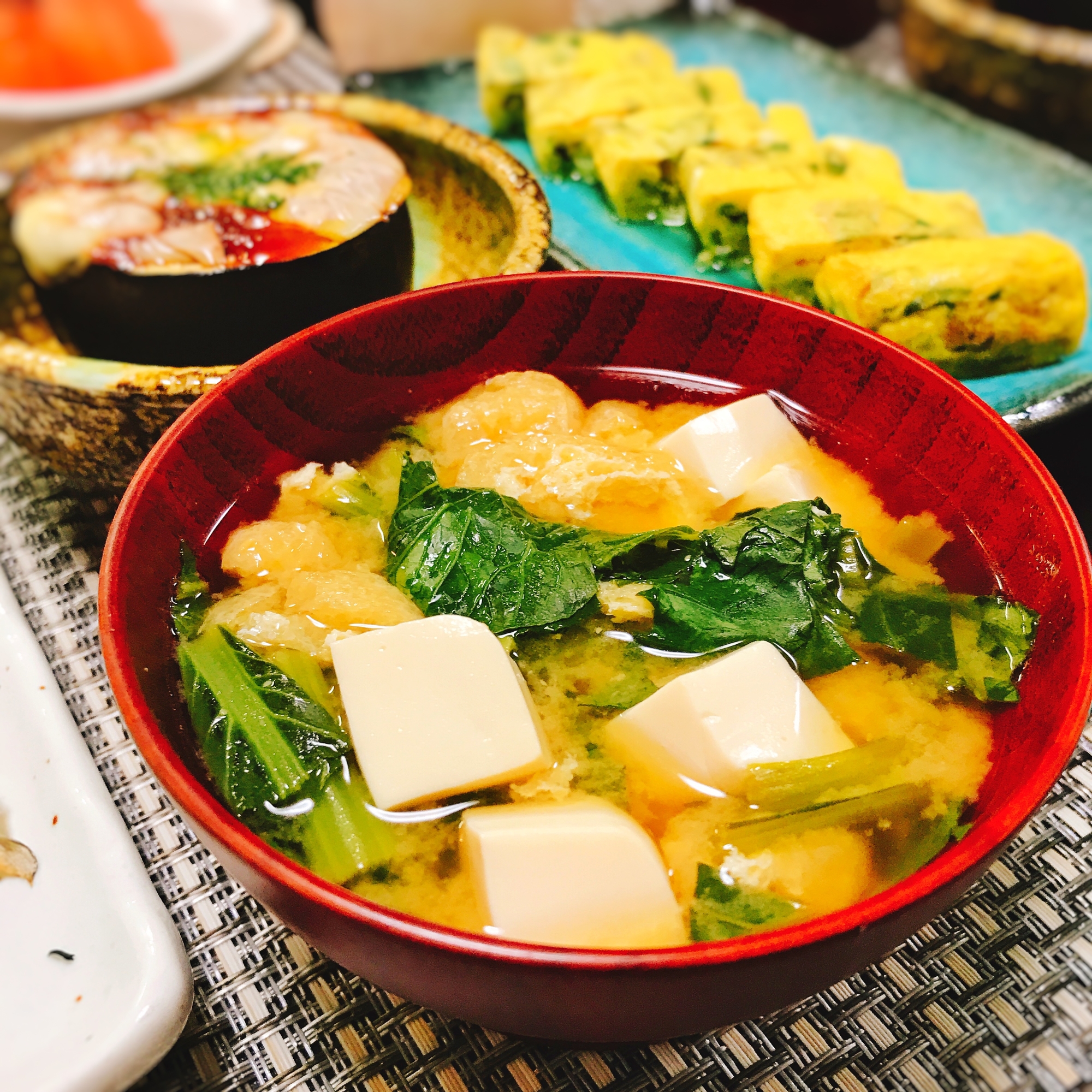 小松菜と油揚げと豆腐のお味噌汁♪