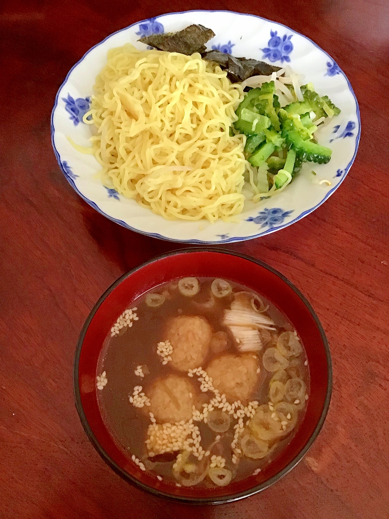 夏野菜マシ、鶏だんごのつけ麺。