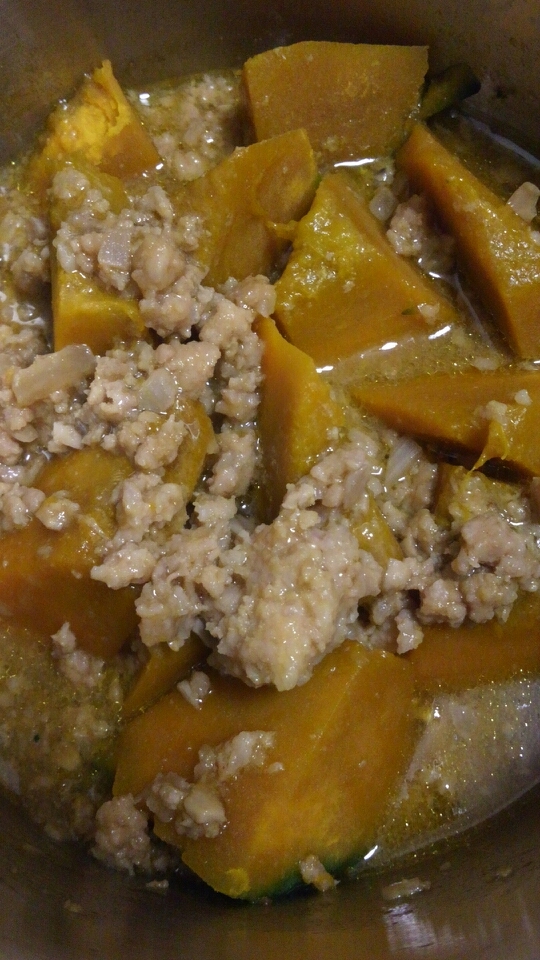 椎茸&玉ねぎ&ひき肉で！かぼちゃ煮