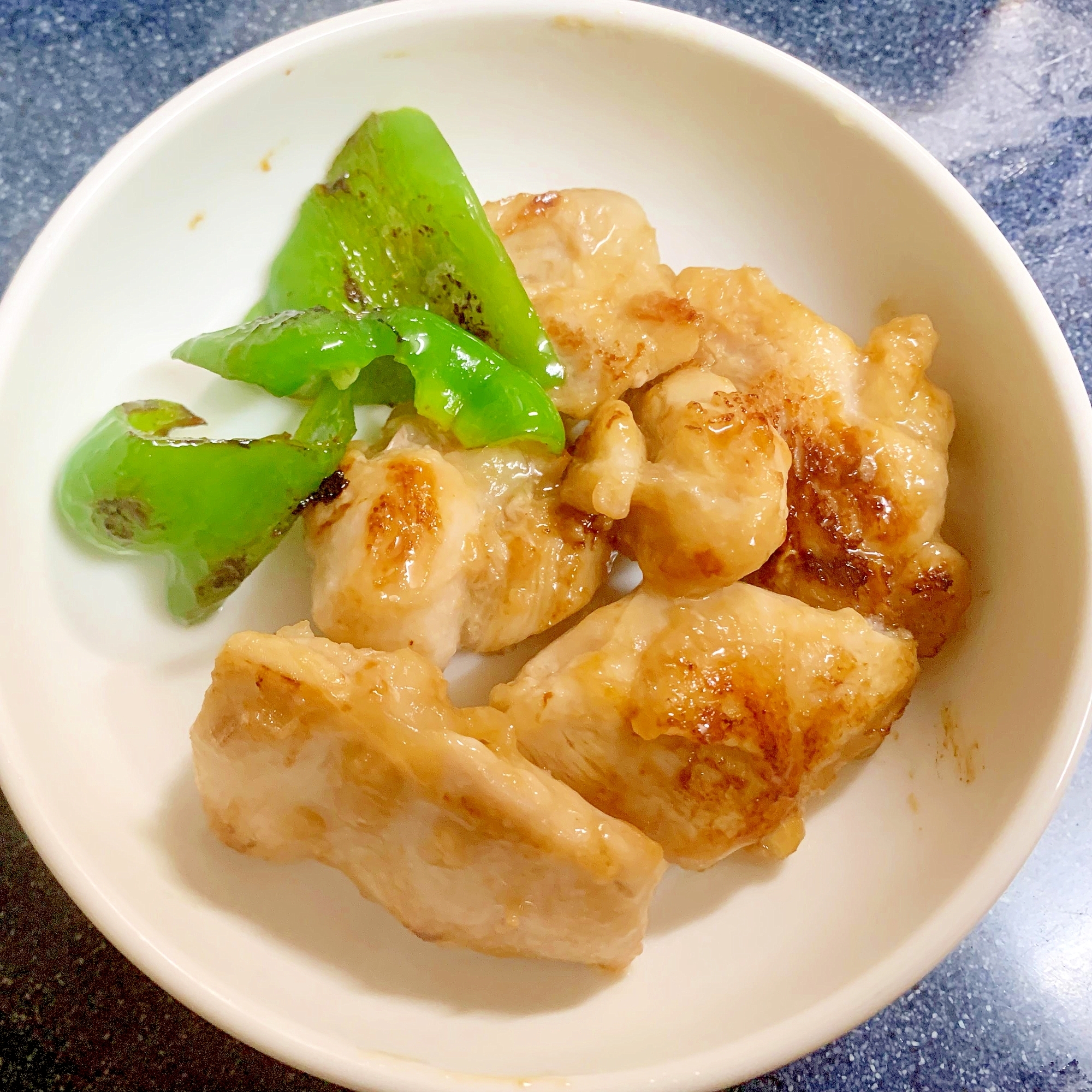 お弁当の惣菜｜鶏もも肉の生姜醤油焼き