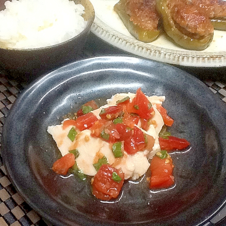 サラダチキンの梅肉トマトソース