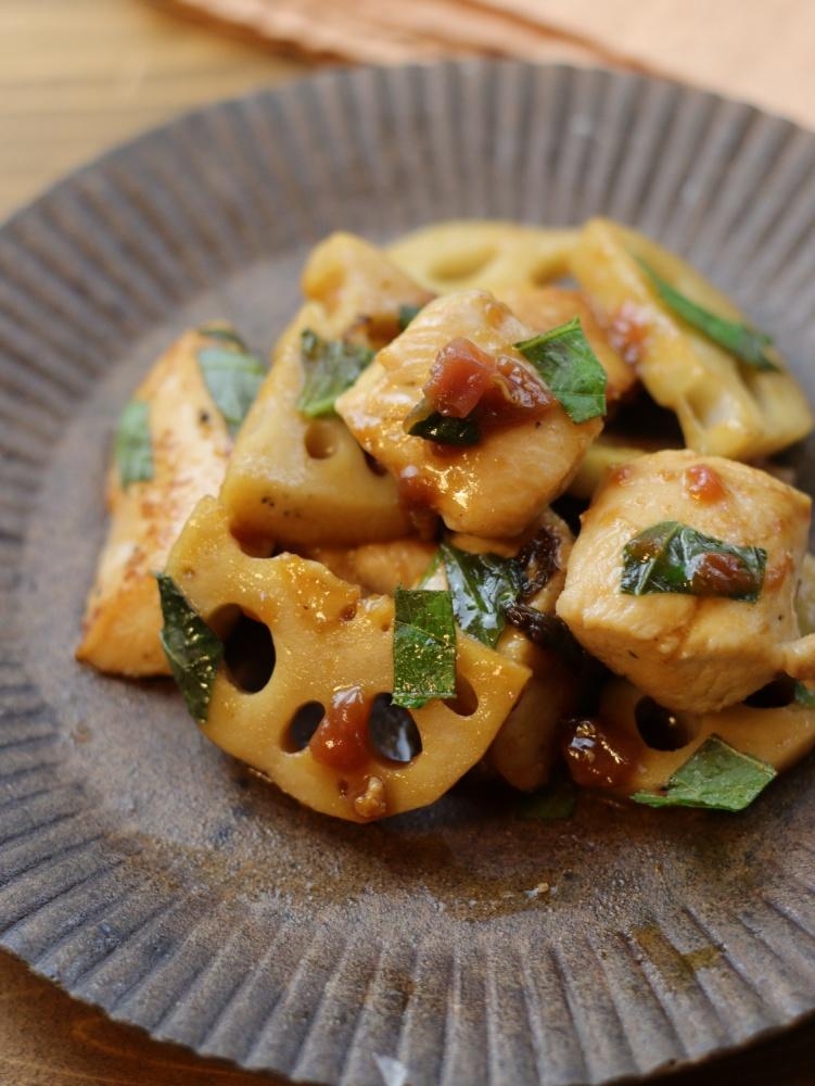 鶏むね肉とレンコンの梅醤油炒め