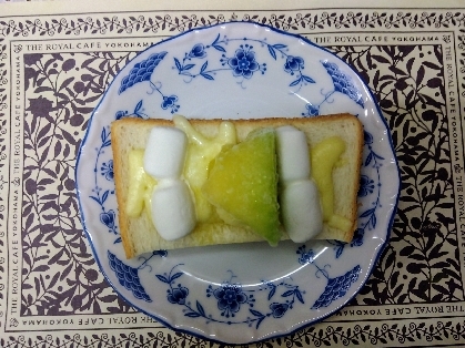 メロンとマシュマロのハニーシナモントースト