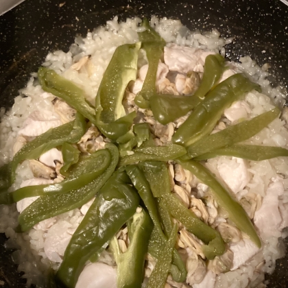 あさり水煮缶とチキンのパエリア♪