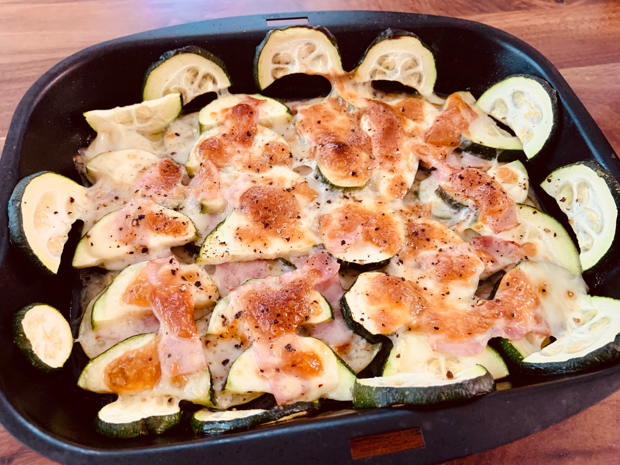 ズッキーニとベーコンチーズの重ね焼き!