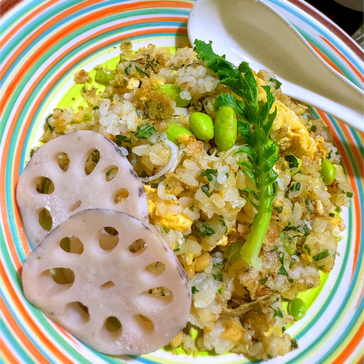 蕎麦の実とセロリ葉としらすの酒粕炒飯