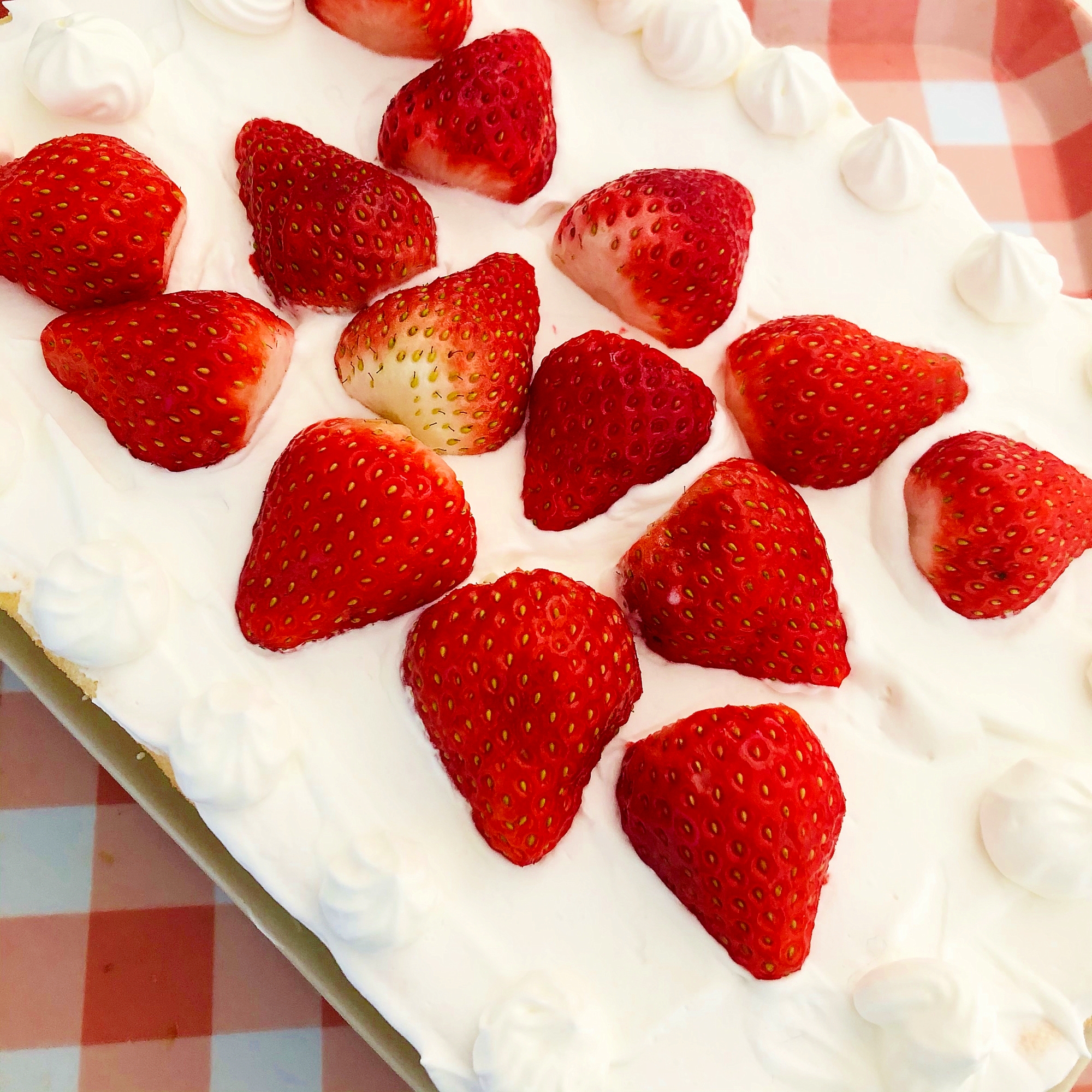 バレンタイン ロールケーキの生地でスクエアケーキ レシピ 作り方 By さくらぐみ 楽天レシピ