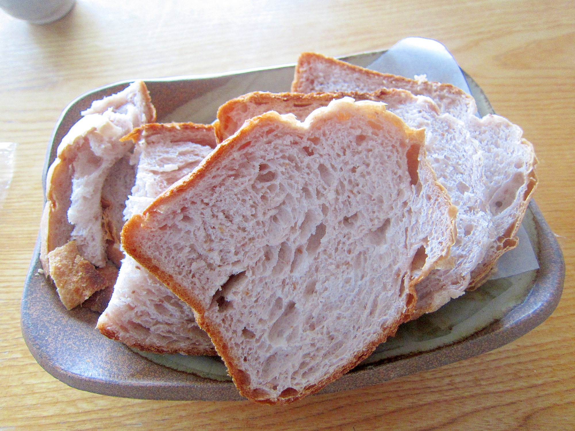 ラズベリーとマーガリン食パン
