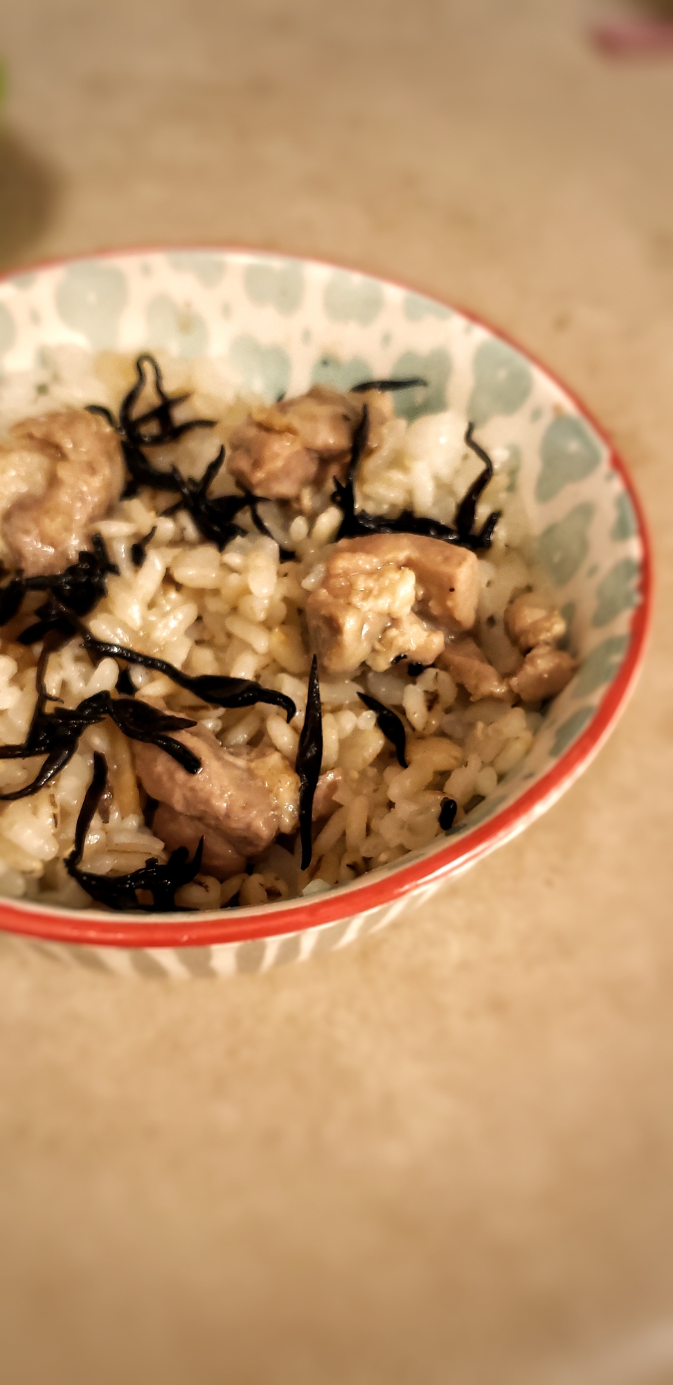 鶏肉とひじきの炊き込みご飯♩