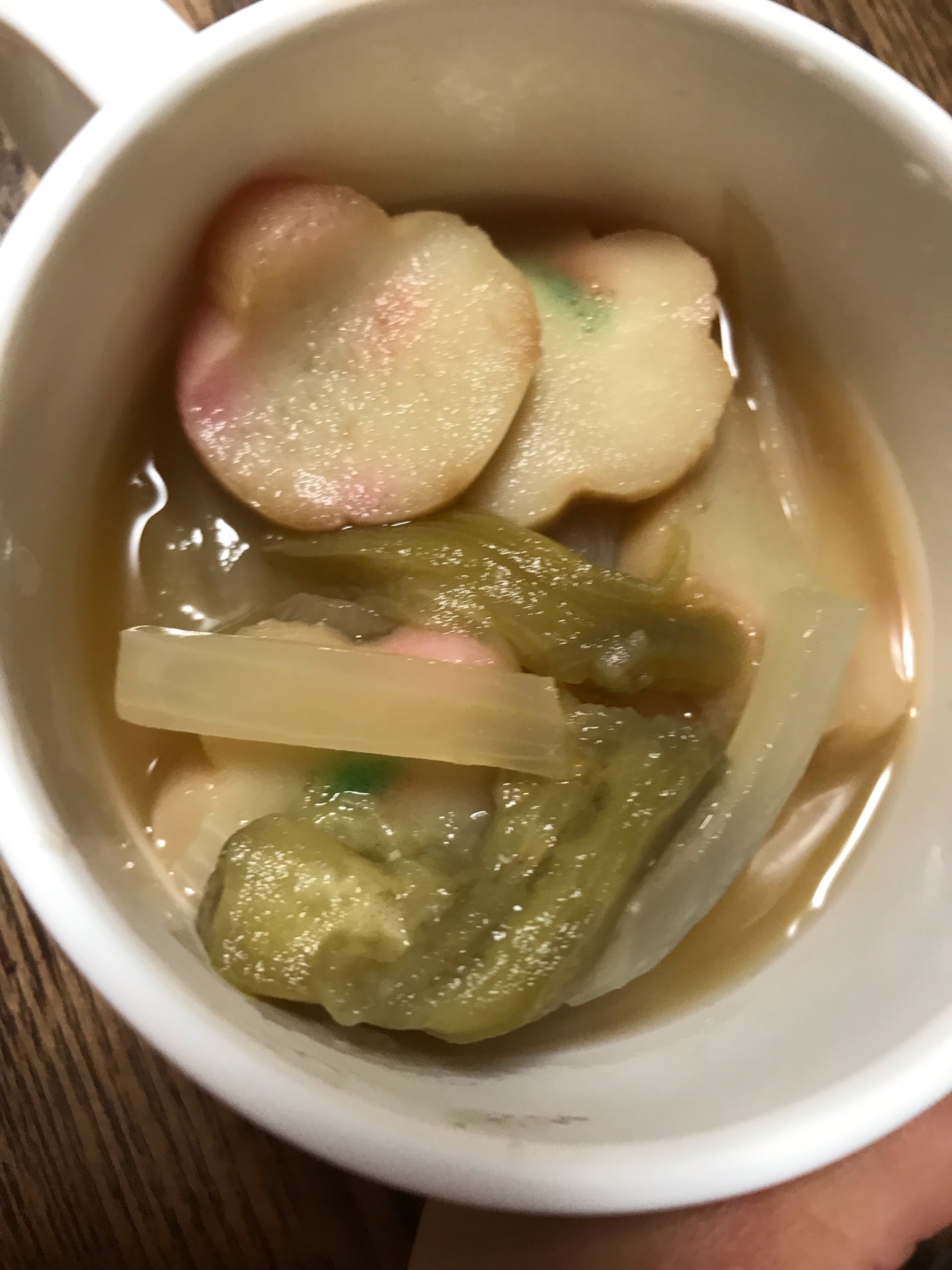京麩とナスと玉ねぎの味噌汁