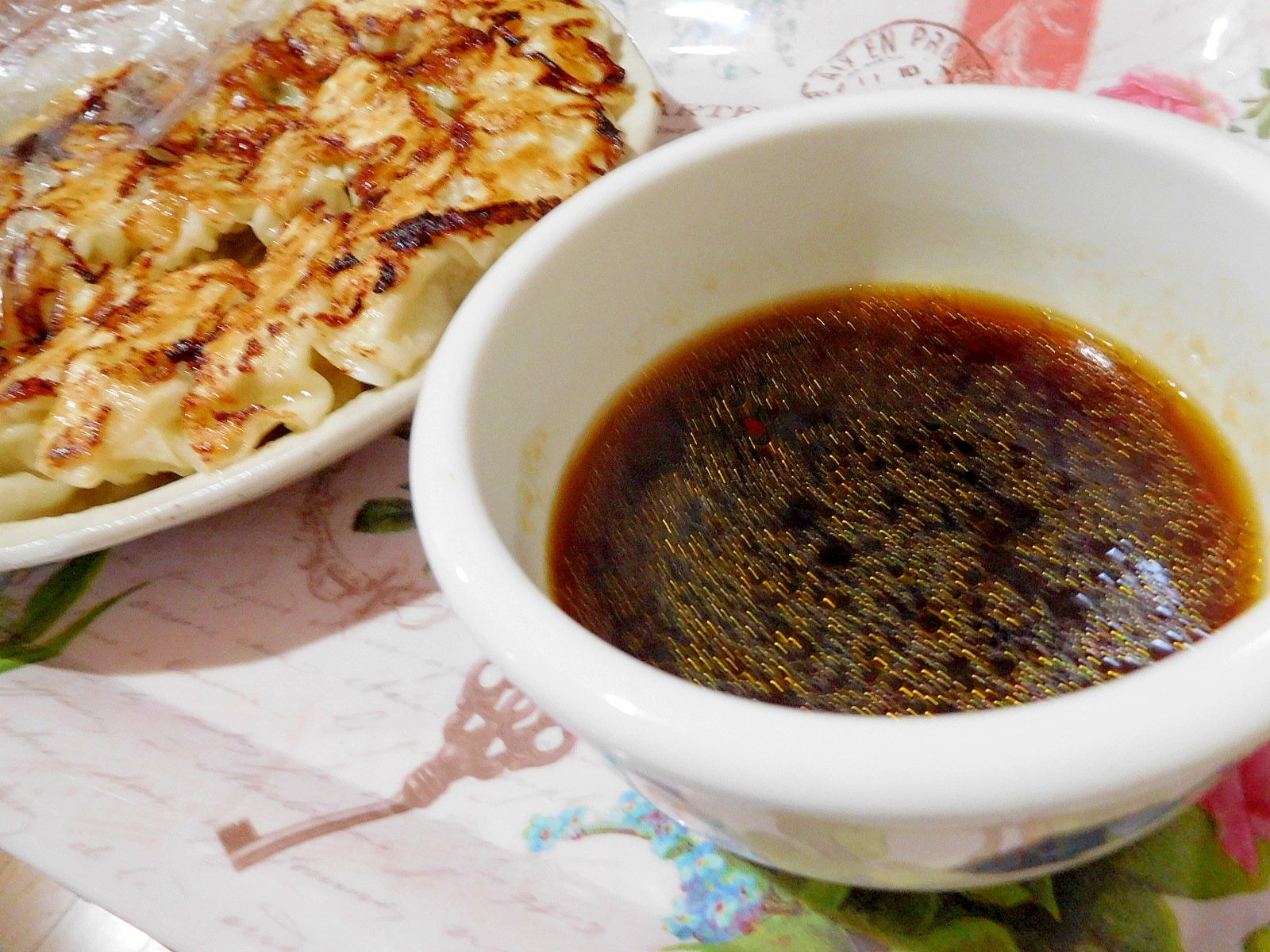 小袋に入ってるあの餃子のタレがたくさんできる