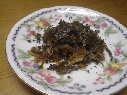 酢が程よい酸味の鰹節と昆布の佃煮○出がらし素材活用