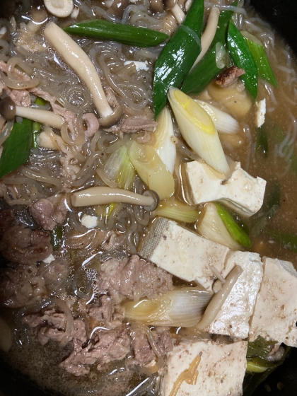 安い肉でプチ贅沢！簡単割したで作るすき焼き風鍋！