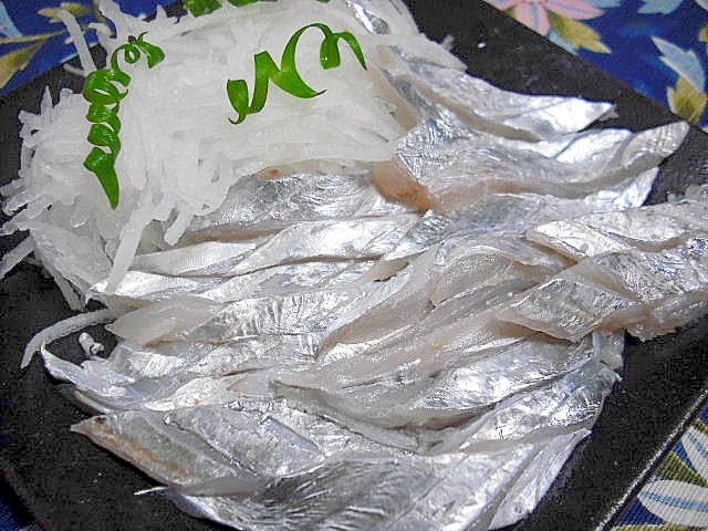 釣りたて 新鮮な太刀魚の刺身 レシピ 作り方 By じゅーんらく 楽天レシピ