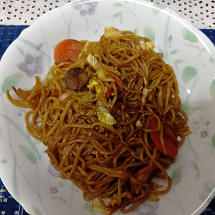 豚ひき肉とキャベツ人参玉ねぎの焼きそば
