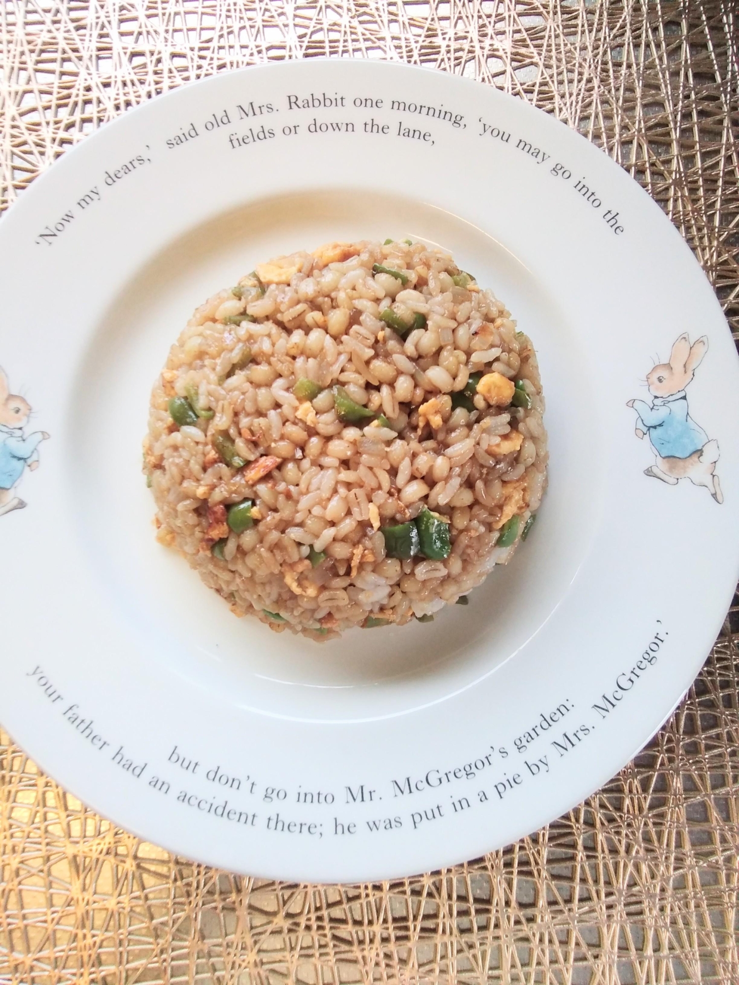 もち麦☆玉ねぎとピーマンの焼き飯☆ウスターソース味