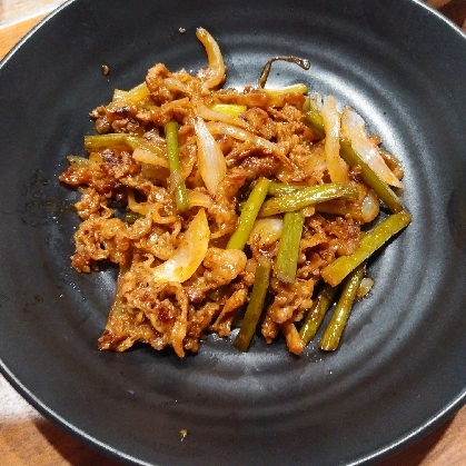 おつまみにも!牛肉とにんにくの芽でスタミナ炒め