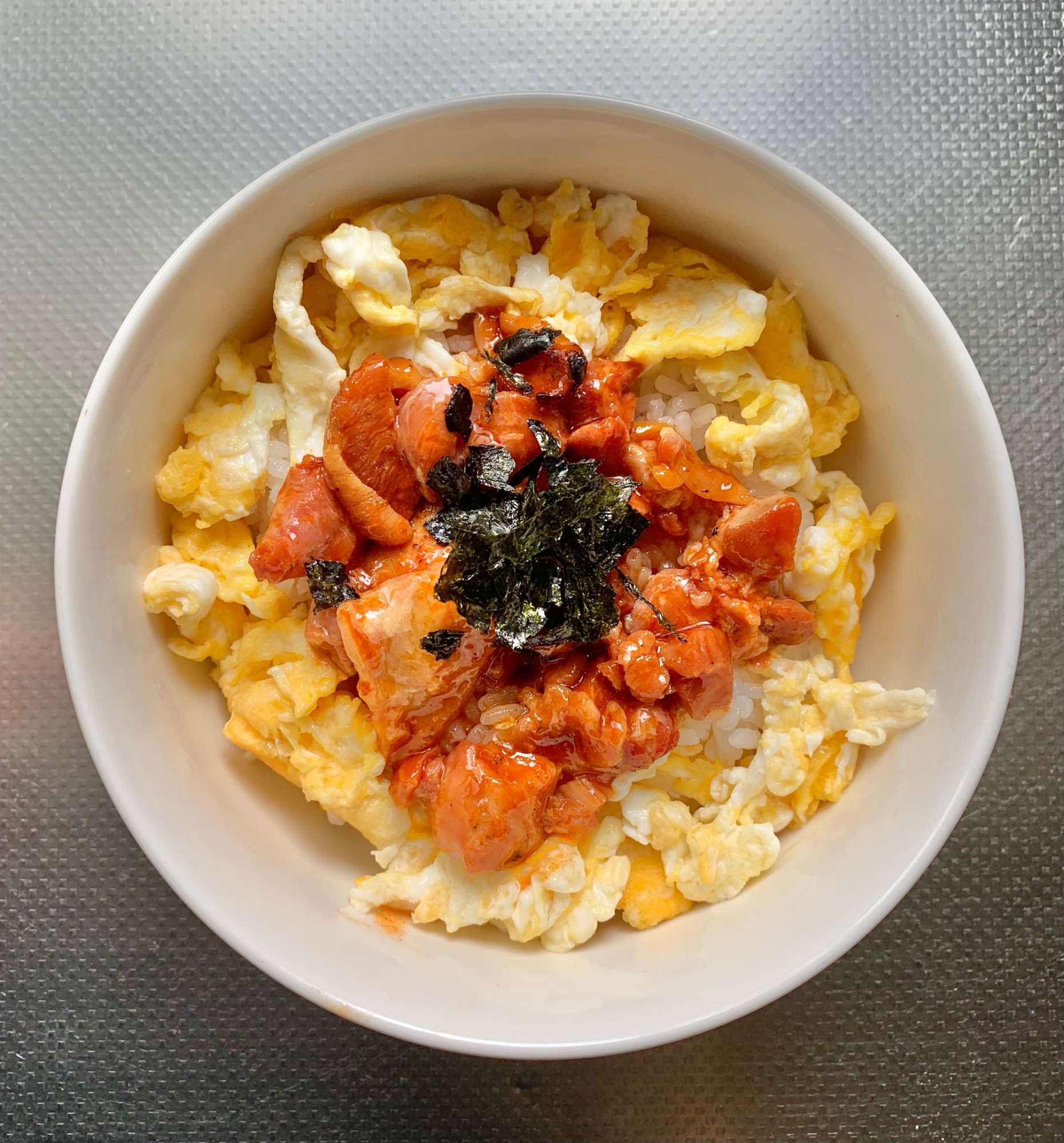 焼き鳥缶で☆チーズタッカルビ風丼