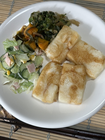 フライパンで焼いてめんつゆで味付け　☆ぼんち揚げ餅