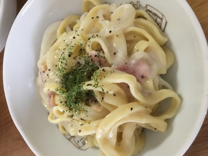 玉ねぎとベーコンの簡単クリームパスタ♪