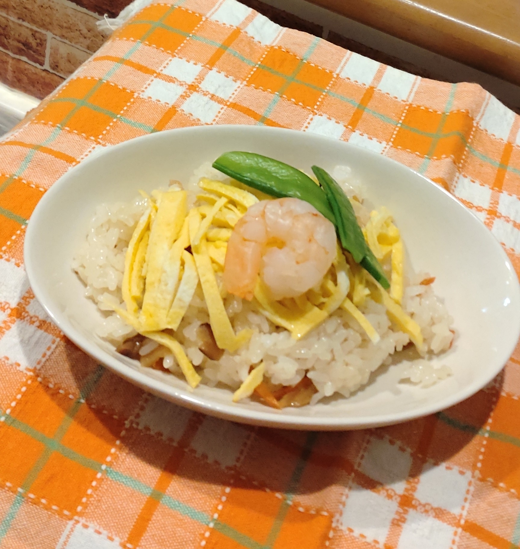 海老と錦糸卵のちらし寿司