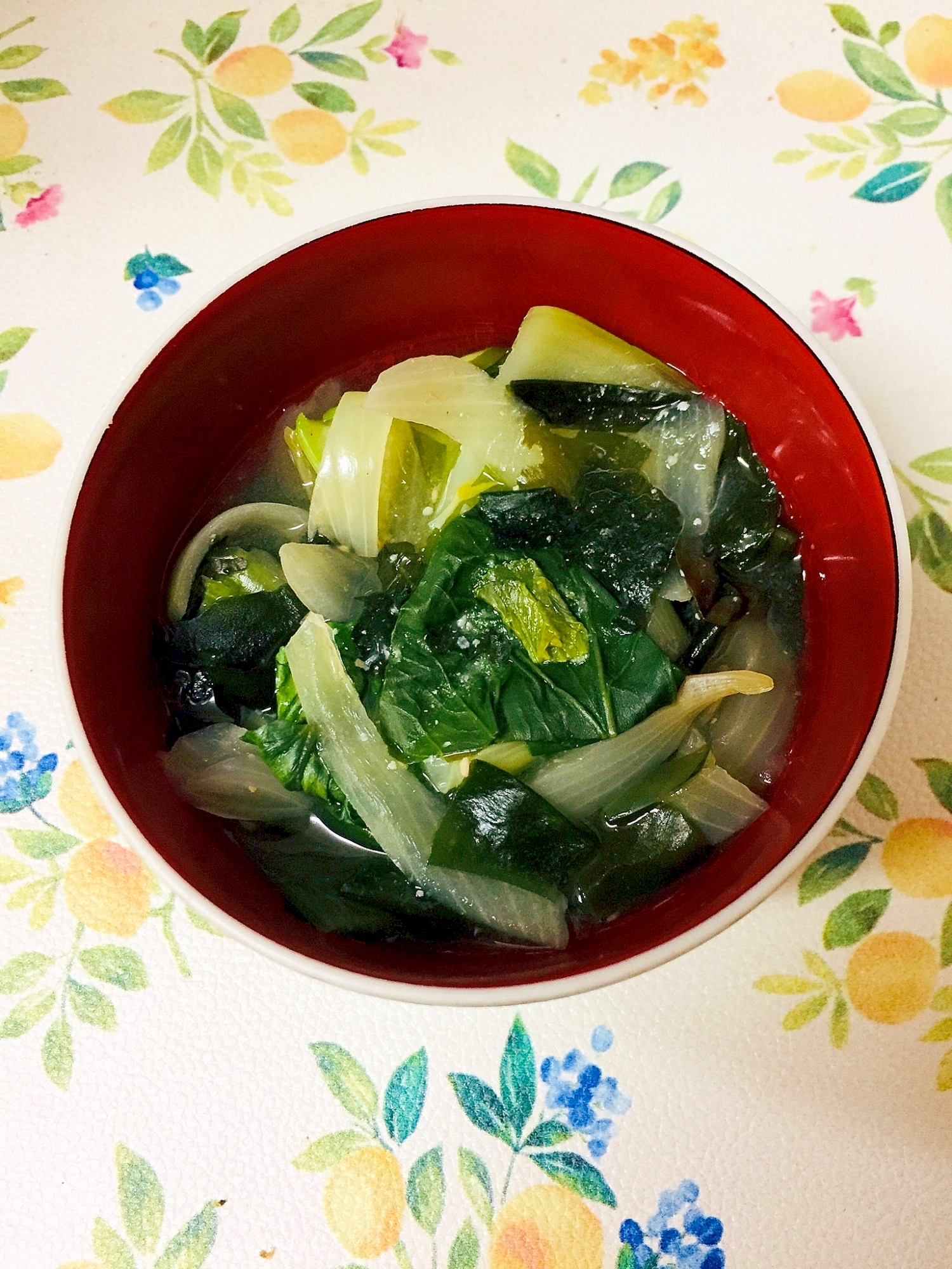 チンゲン菜と玉ねぎのかきたま汁