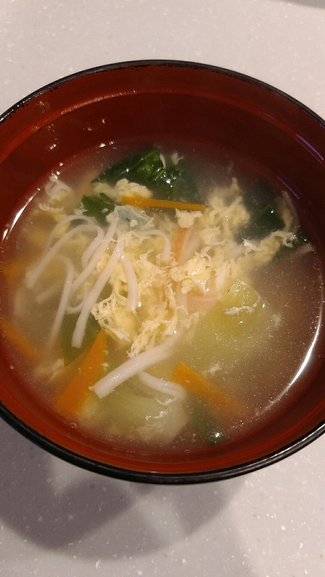 カニかまとチンゲンサイの中華スープ
