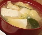 白菜と絹豆腐のお味噌汁