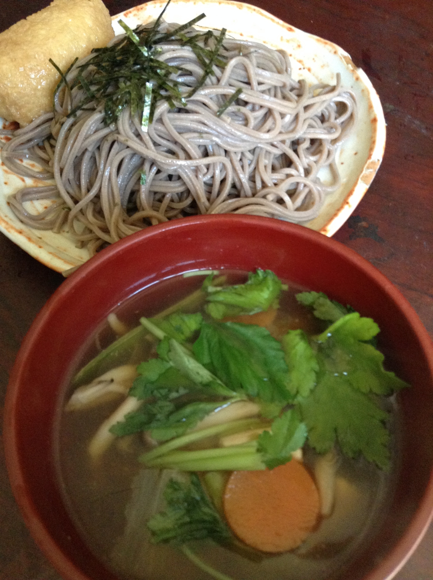 マグロと野菜の漬け汁deもりそば