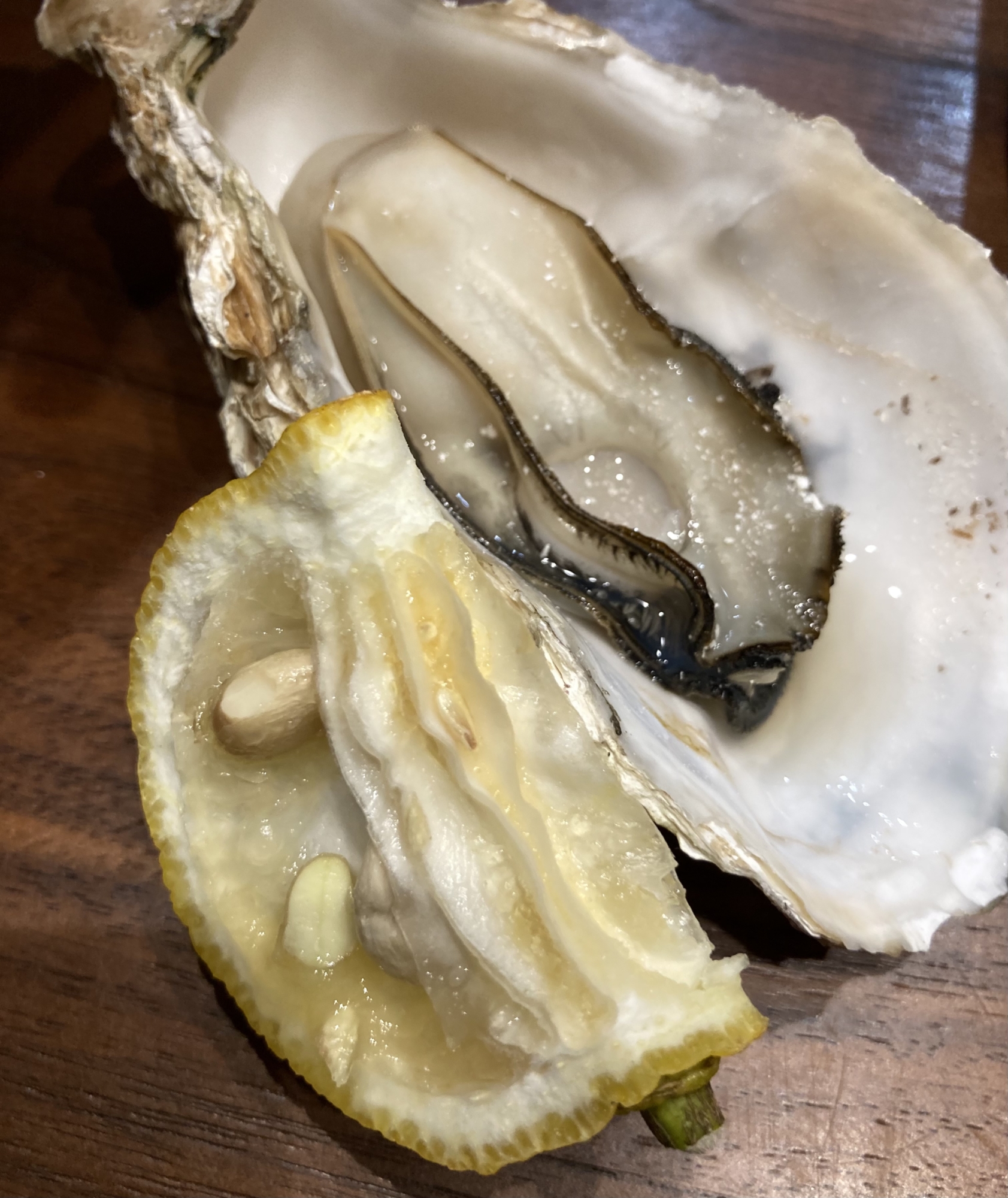 生牡蠣の柚子オリーブオイル漬け