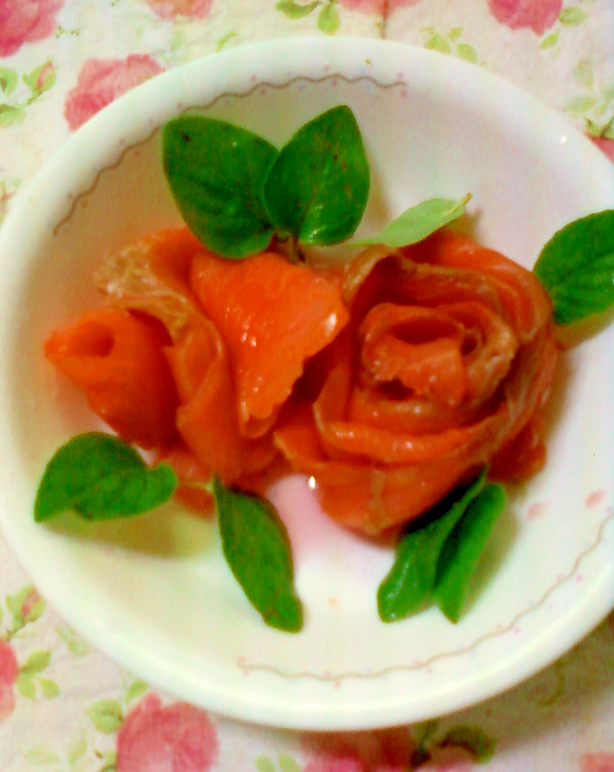だし汁と梅酢漬けスモークサーモンの薔薇飾り盛り付け レシピ 作り方 By こあくま527 楽天レシピ だし汁と梅酢漬けスモークサーモンの薔薇飾り盛り付け レシピ 作り方 By こあくま527 楽天レシピ