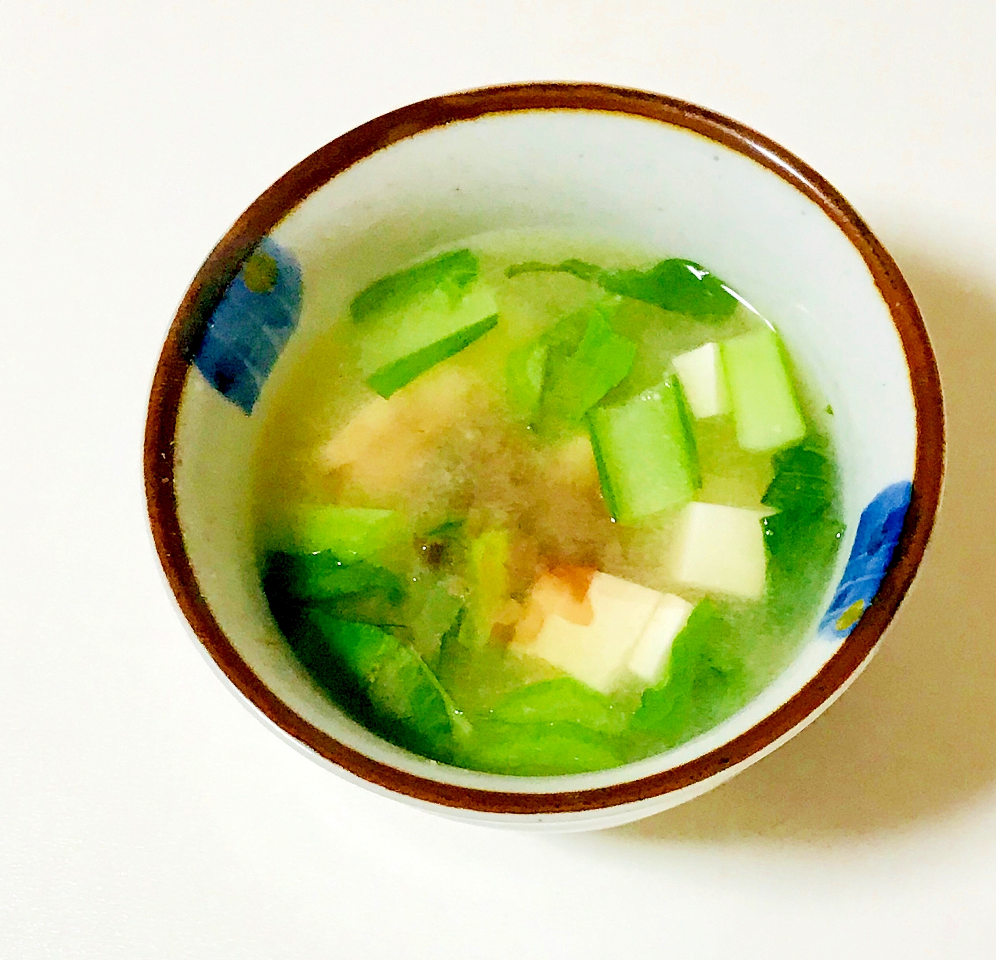 鰹節風味の小松菜の茎の味噌汁