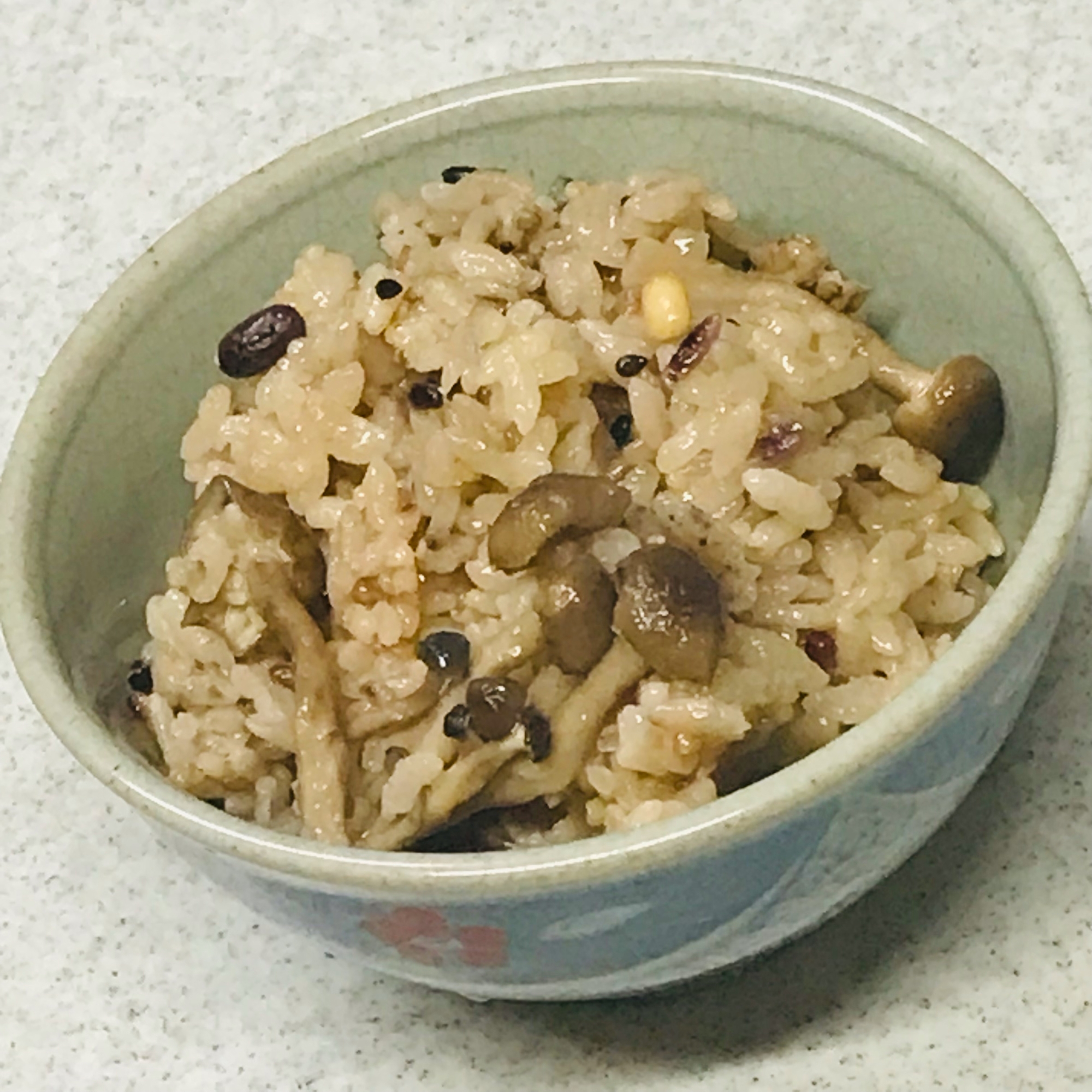 二十穀ミックスとしめじのだし醤油炊き込みご飯 レシピ 作り方 By ひよこピッピ 楽天レシピ 二十穀ミックスとしめじのだし醤油炊き込みご飯 レシピ 作り方 By ひよこピッピ 楽天レシピ