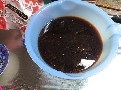 お隣さんから大量の橙を貰ったんで初めてポン酢を手作りしました。早速湯豆腐で食べたらめっちゃ美味しかったです。ごっつぁんでしたm(__)m