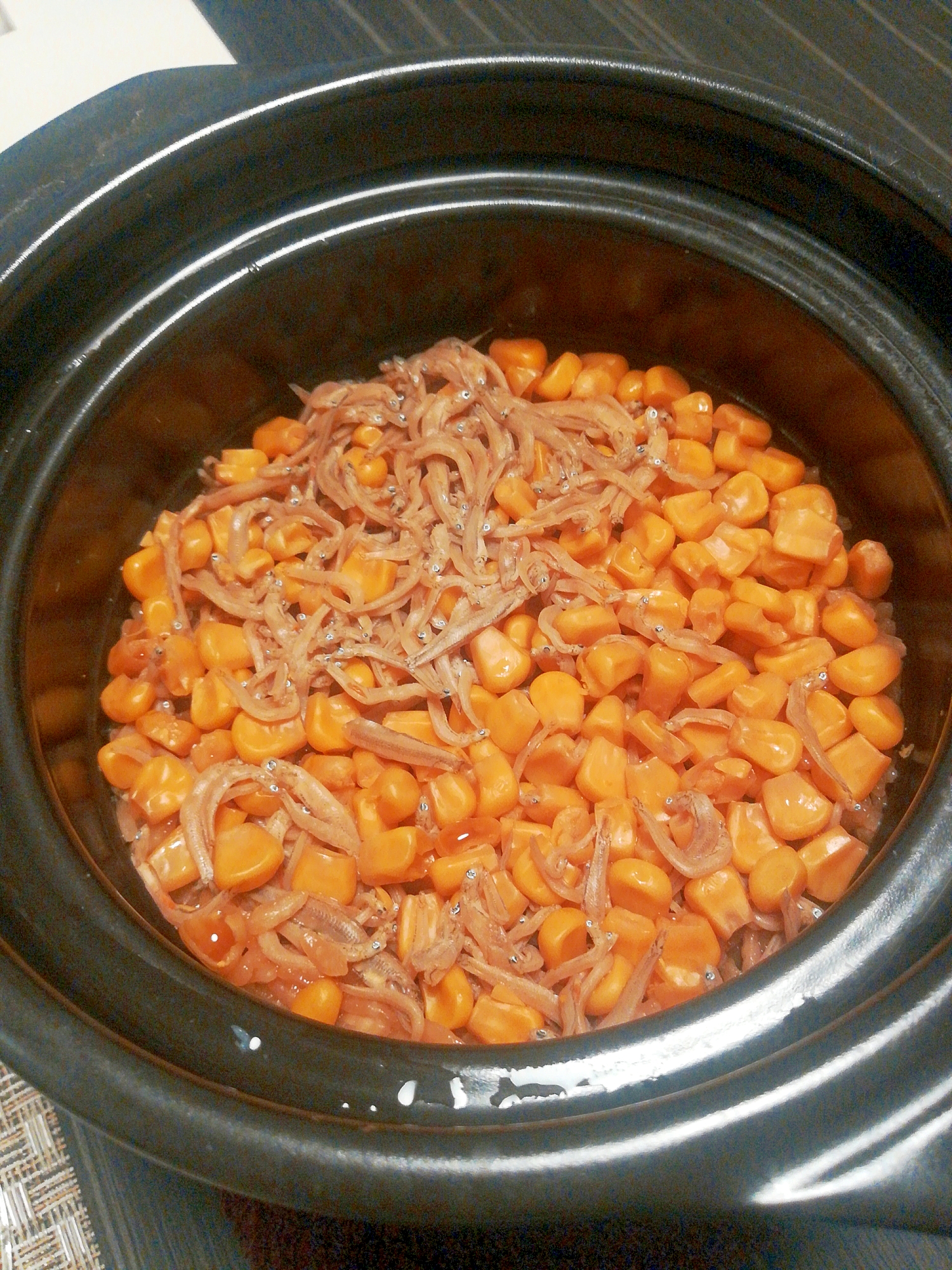 ハリオ土鍋×日田天領水で作るしらす炊き込みごはん