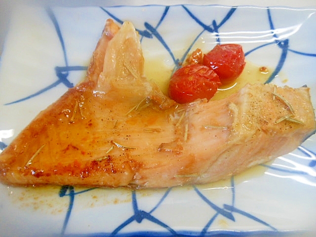 フライパンで☆鮭カマのオリーブオイル香味焼き☆
