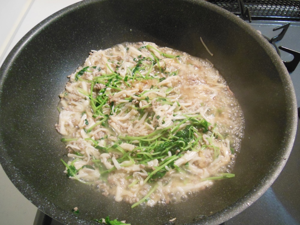 豆苗とえのき茸のひき肉おろし