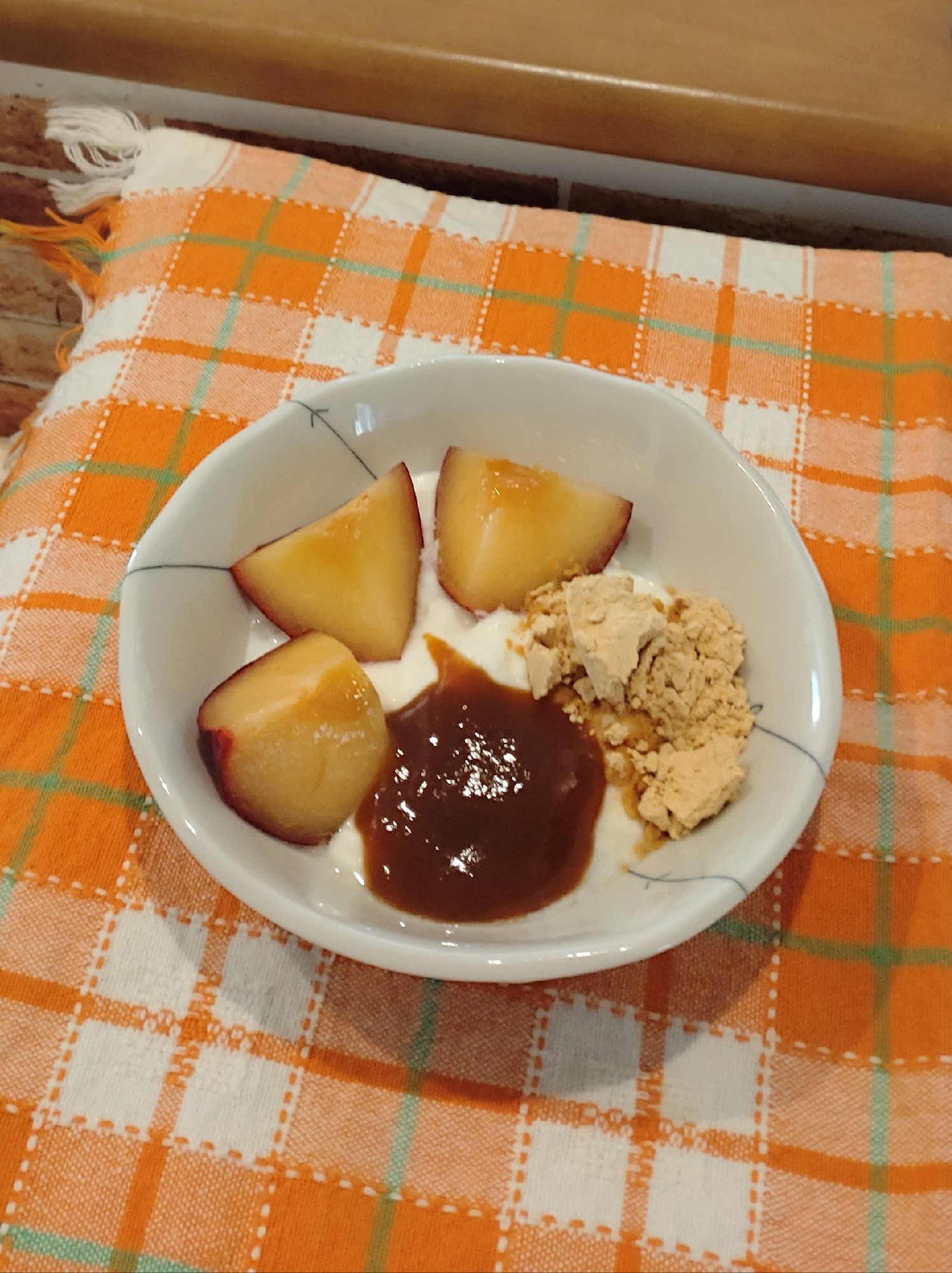 プラムときなこのヨーグルト