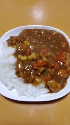 カレー（じゃがいも・人参・豚肩ロースetc..）