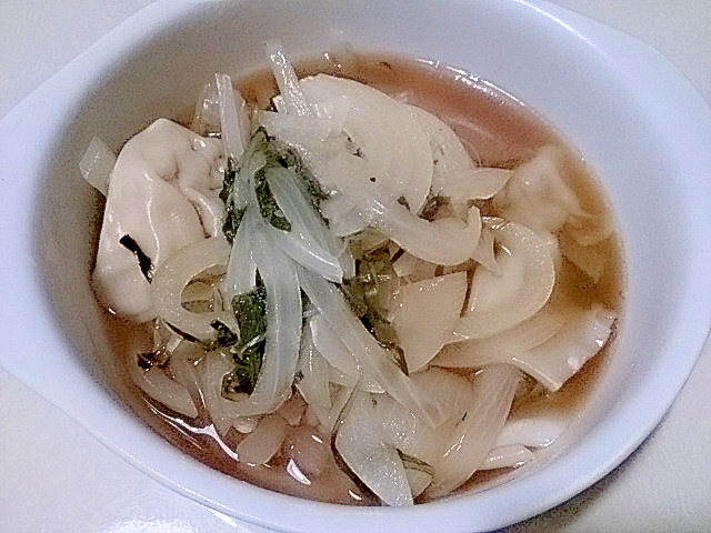 玉ねぎ＆水菜のワンタンスープ♪