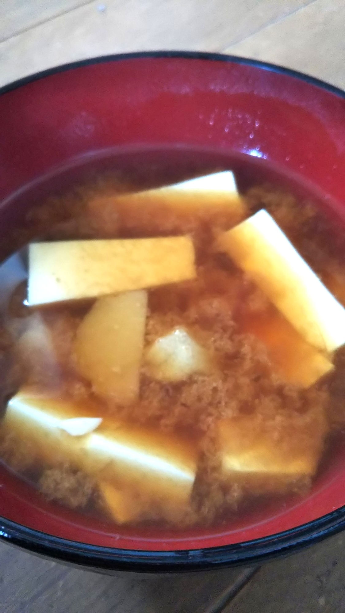 豆腐と里芋の味噌汁