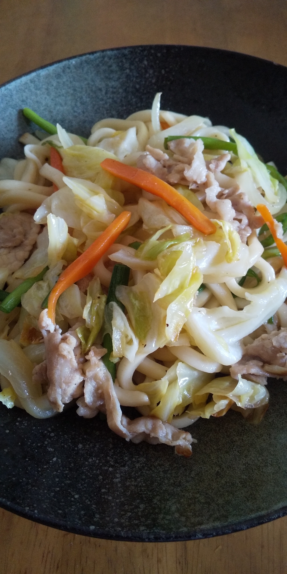 カット野菜とめんつゆで 簡単焼きうどん