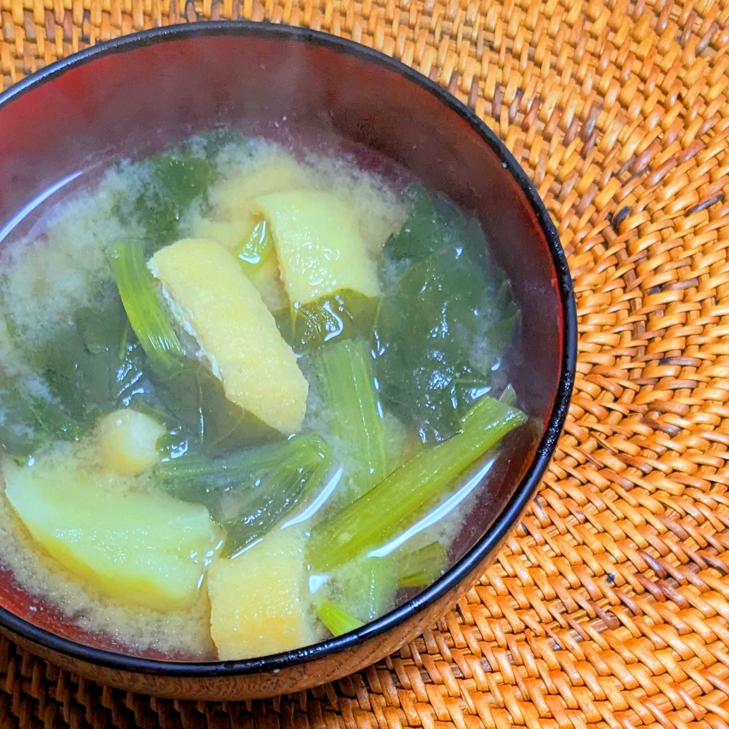 小松菜と油揚げの味噌汁