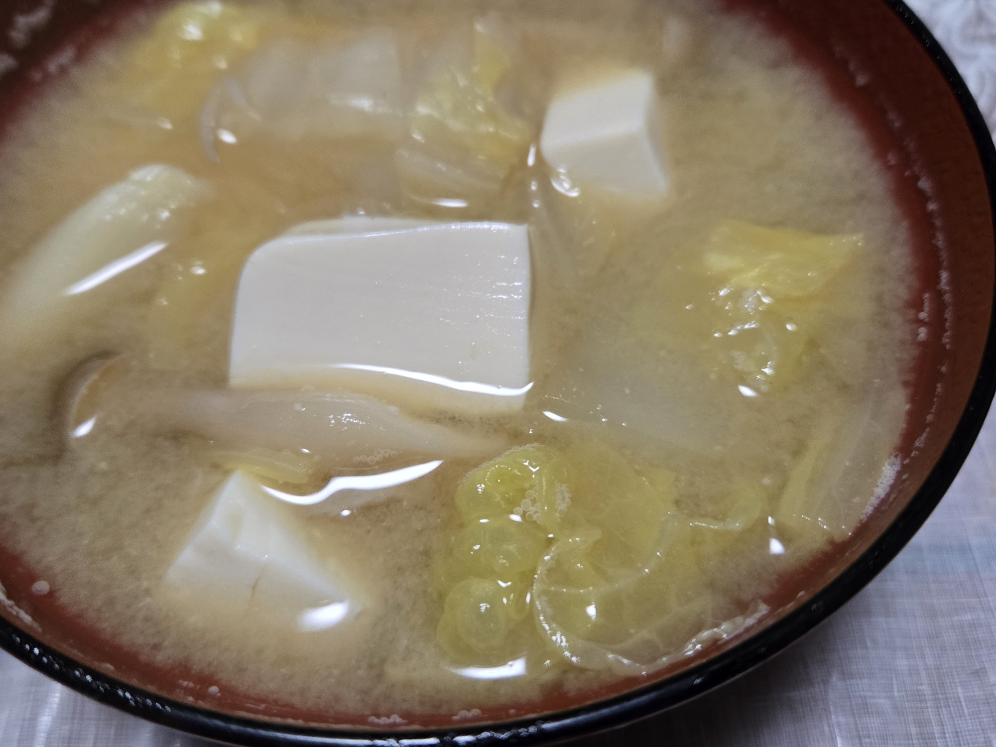 豆腐と白菜のお味噌汁